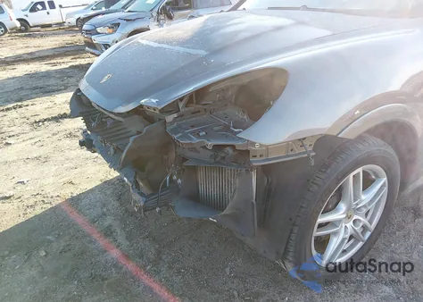 2013 Porsche Cayenne Diesel z USA, uszkodzony, nr VIN WP1AF2A23DLA24584